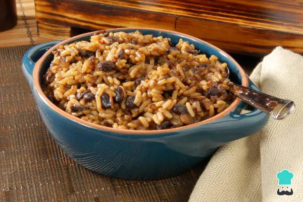 Angolan Rice and bean Dish: Arroz Com Feijo